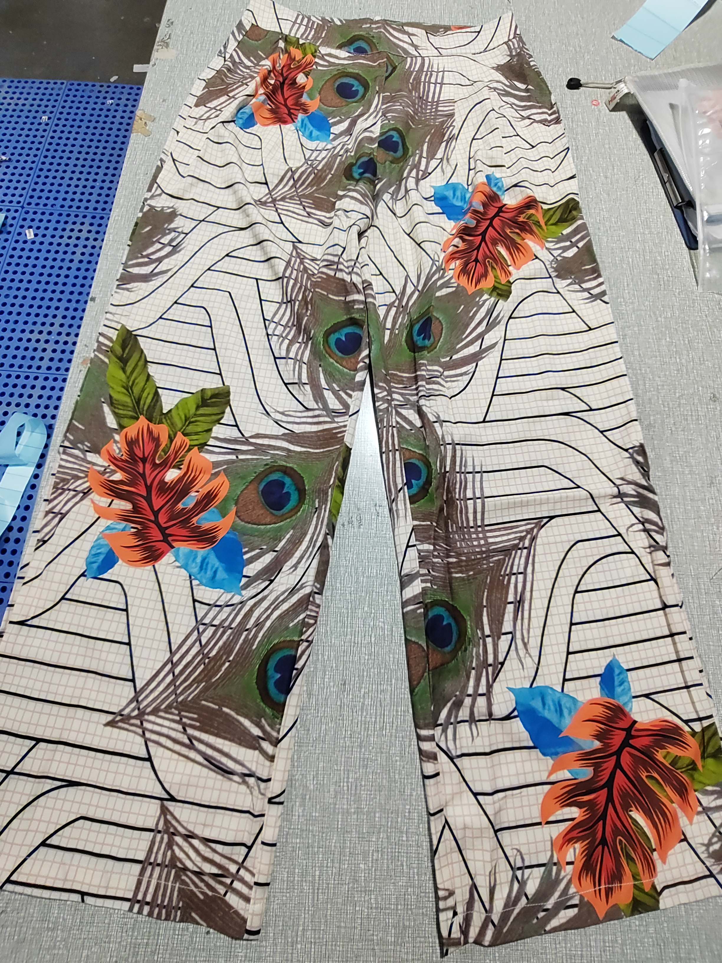 Pantalon femme décontracté ample et confortable à imprimé plumes de paon