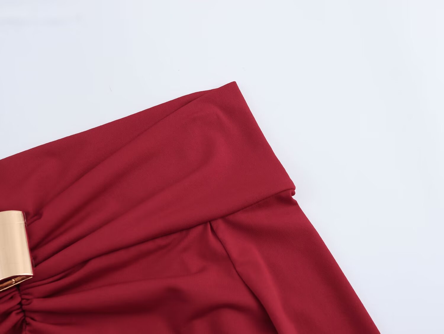 Sexy Long Sleeved Top Red Slimming Sexy off Shoulder Metal Buckle Decorative T shirt for Women 6 Sexy Long Sleeved Top Red Slimming Sexy off Shoulder Metal Buckle Decorative T shirt for Women